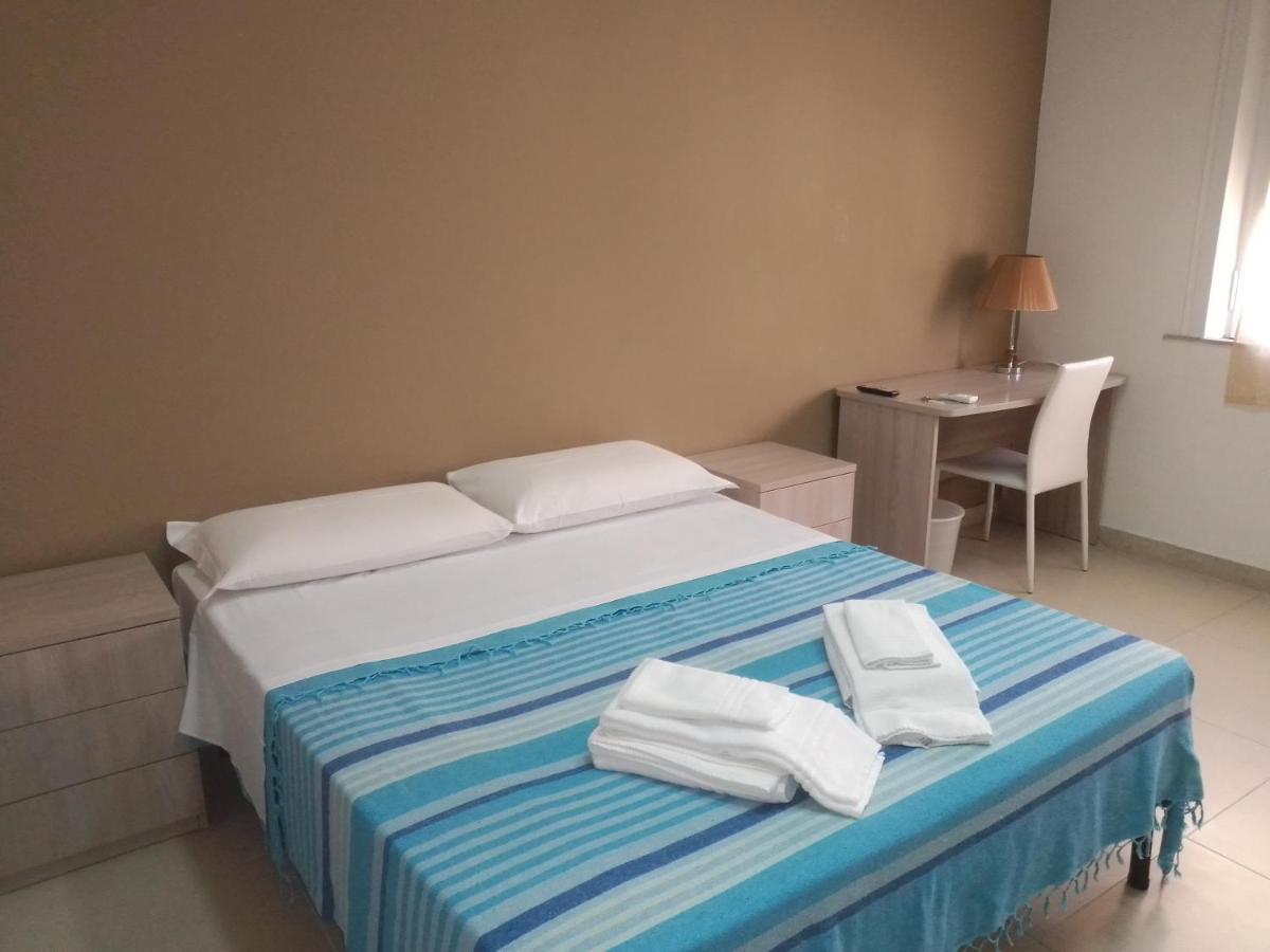 Deluxe Room,1047052846:JPEG